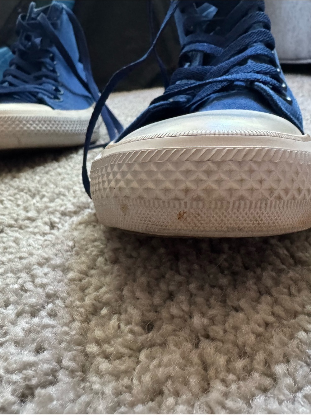 Classic High-Top converse chuck Taylor Sneakers in Navy and White - Picture 9 of 12